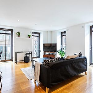 Appartement à 2 Chambres à Coucher