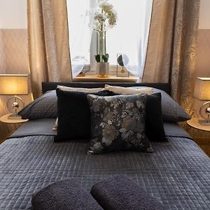 Clicktheflat Szkolna Palace Of Culture Apart Rooms
