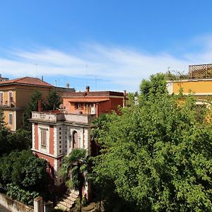 Room In Roma Isole