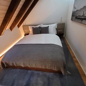 Le Bijou Lintheschergasse / Zurich Hb