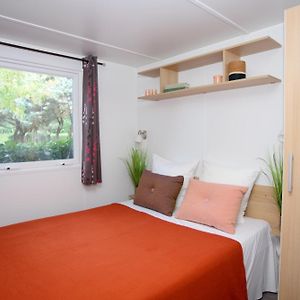 Bungalow Classique à 2 Chambres à Coucher