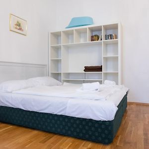Central Garden Apartments