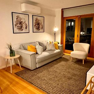 2 Bdrm Apt In Annandale With Courtyard & Parking