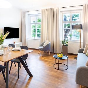 Appartement à 2 Chambres à Coucher