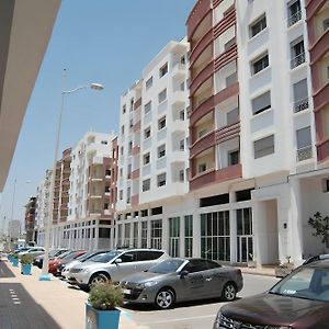 Brand New Bright Apartment