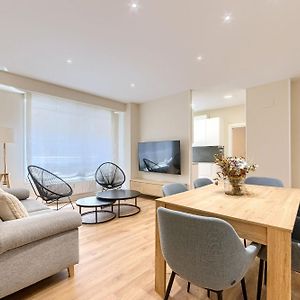 Appartement à 3 Chambres à Coucher