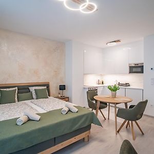 Japandi Studio Apartment, Free Parking