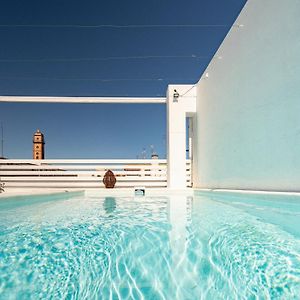 The Artist'S House With Private Pool