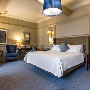 Chambre Accessible aux Personnes à Mobilité Réduite de Luxe Lit King-Size