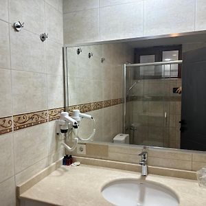 Chambre Simple au Sous-Sol
