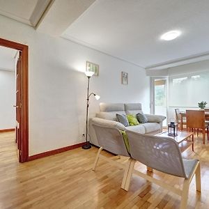 Appartement à 3 Chambres à Coucher