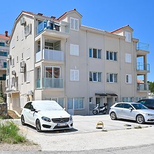 New Modern Studio Apartment Nina