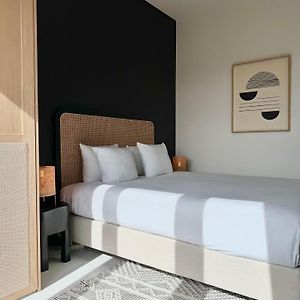 3 Room Luxury Design Apartment With Airconditioning, Close To Gent St-Pieters Station