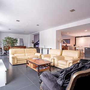 Appartement de Luxe à 3 Chambres à Coucher