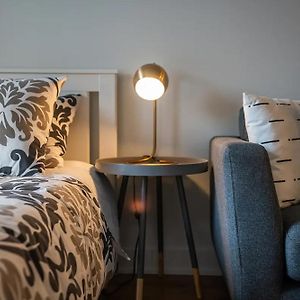 Rozenhaus Montreal Hotel