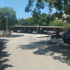 Dr. Jo~ 2 Bedroom Apartment With Free Parking ~