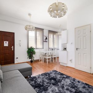 Appartement à 2 Chambres à Coucher