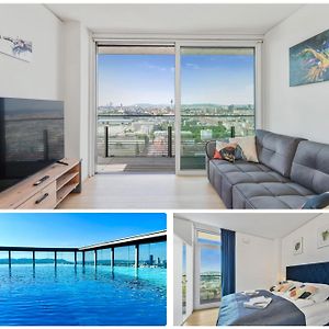 Luxury Penthouse I Rooftop Pool I Self Check-In