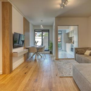 Central Modern Gem
