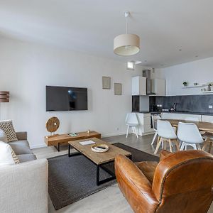 Appartement à 2 Chambres à Coucher