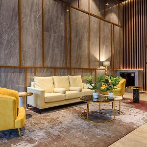 Tallest Concept Theme Suite Klcc