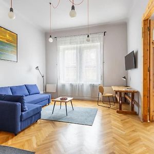 Elegant And Modern In The City Centre