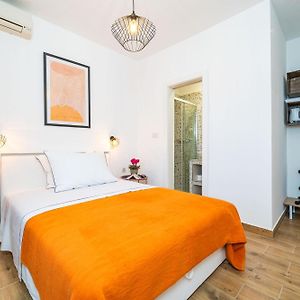 Jele Rooms 1