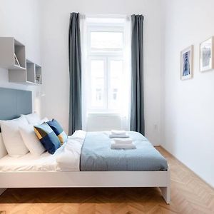 Excellent Central Location Lovely Home With Ac