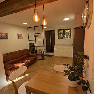 Appartement à 2 Chambres à Coucher