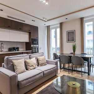 Appartement à 2 Chambres à Coucher