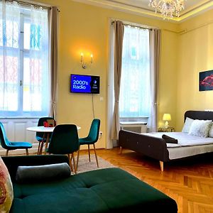 N38 Apartments By Small Home Budapest
