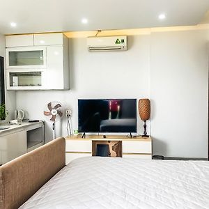 Studio Lit King-Size