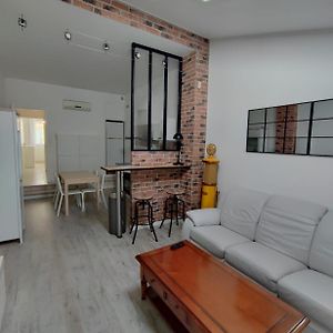 Appartement T2 48 m2 indépendant parking public gratuit à proximité
