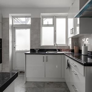 Appartement à 3 Chambres à Coucher
