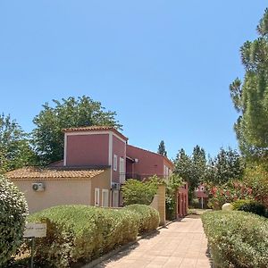 Joli Studio Camargue Lou Rouge Arles