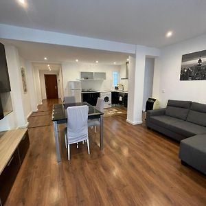 Appartement à 3 Chambres à Coucher