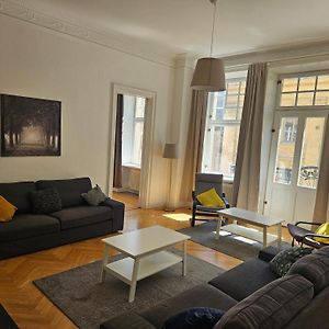 Appartement à 3 Chambres à Coucher