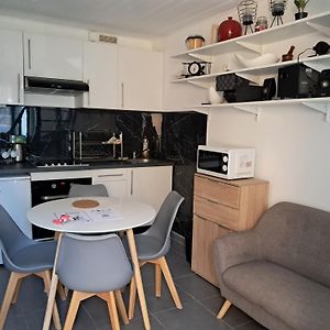 Charmante Maison A 15 Minutes De La Place Comedie