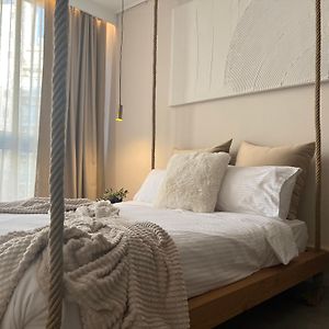 Athens Host - Urban Boho