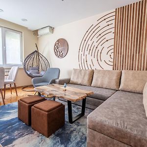 Appartement à 2 Chambres à Coucher