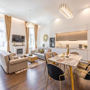 High-End Luxurious Quentin Residence In The Heart Of Budapest