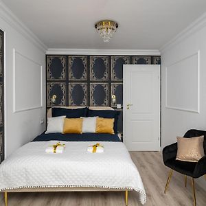 Stunning 2-Br Apartament Palace In The Window, Air-Conditioning 500M To Central Station