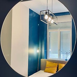 Charming Flat Ideal Location, 2 Bedroom 5 Pers Max