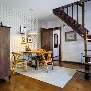 Appartement à 2 Chambres à Coucher