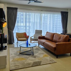 Appartement à 3 Chambres à Coucher