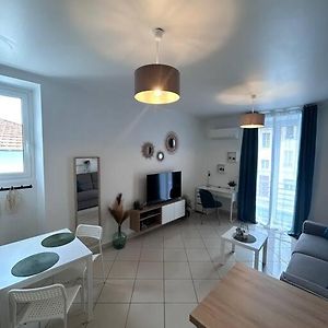 Studio Dans Villa Proche Mer