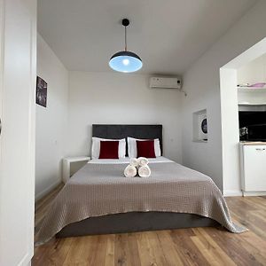 Central Studio Apartments