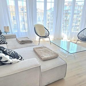 Appartement à 2 Chambres à Coucher