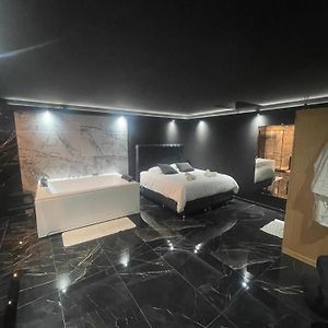 La Suite Prestige Jacuzzi,Sauna,Netflix,Disney