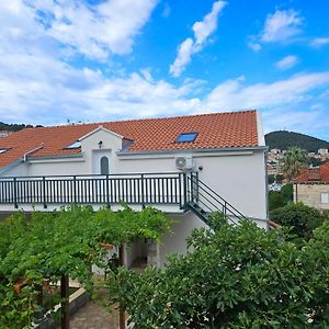 Gruz Holiday Hideaway